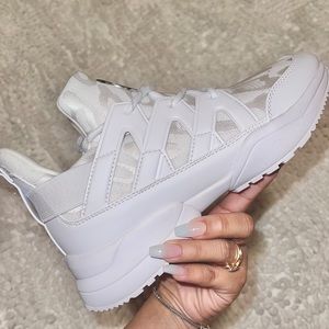 Guess Baileen Logo Knit Sneakers
